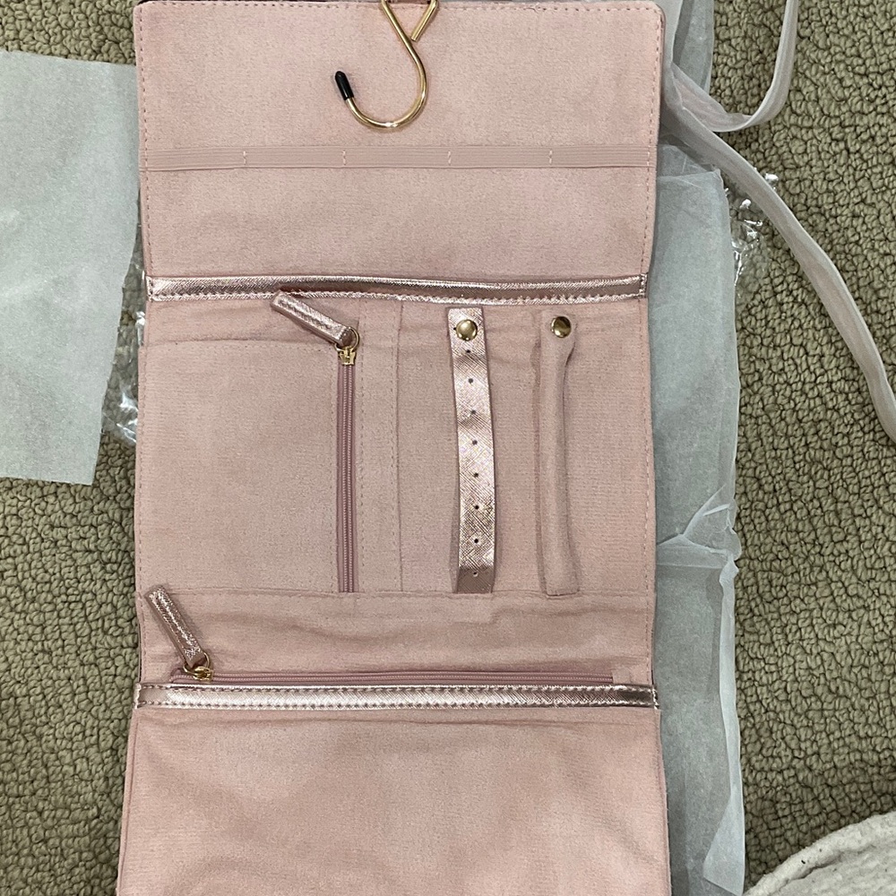 Elegant Pink Travel Jewelry Organizer